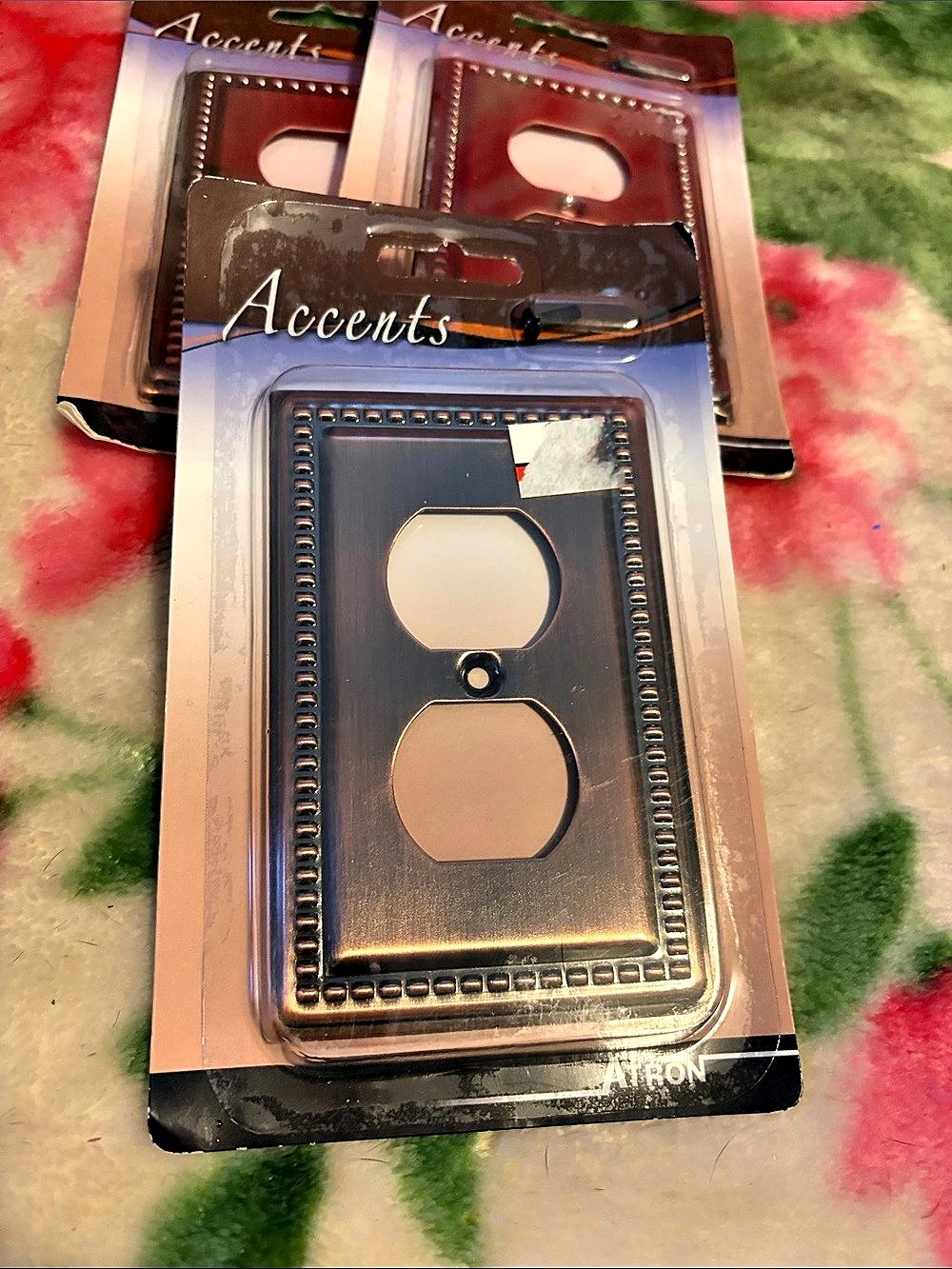 Atron Accents Picture Frame Gold-Tone Picture Frame Set NWT